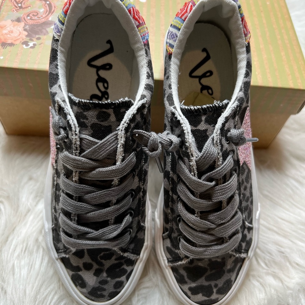 Very G Cosmic Leopard Sneakers - Picture 3 of 6